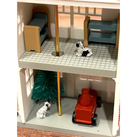 1991 HALLMARK KEEPSAKE ORNAMENT QX413-9 FIRE STATION DALMATION - Picture 8 of 8